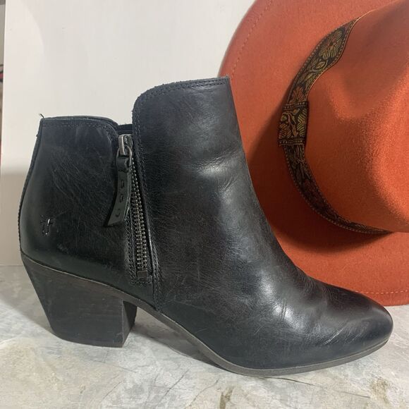 Frye Black Leather Stacked Heel Zippered Ankle Boots Women’s Size 9 M - Picture 7 of 16